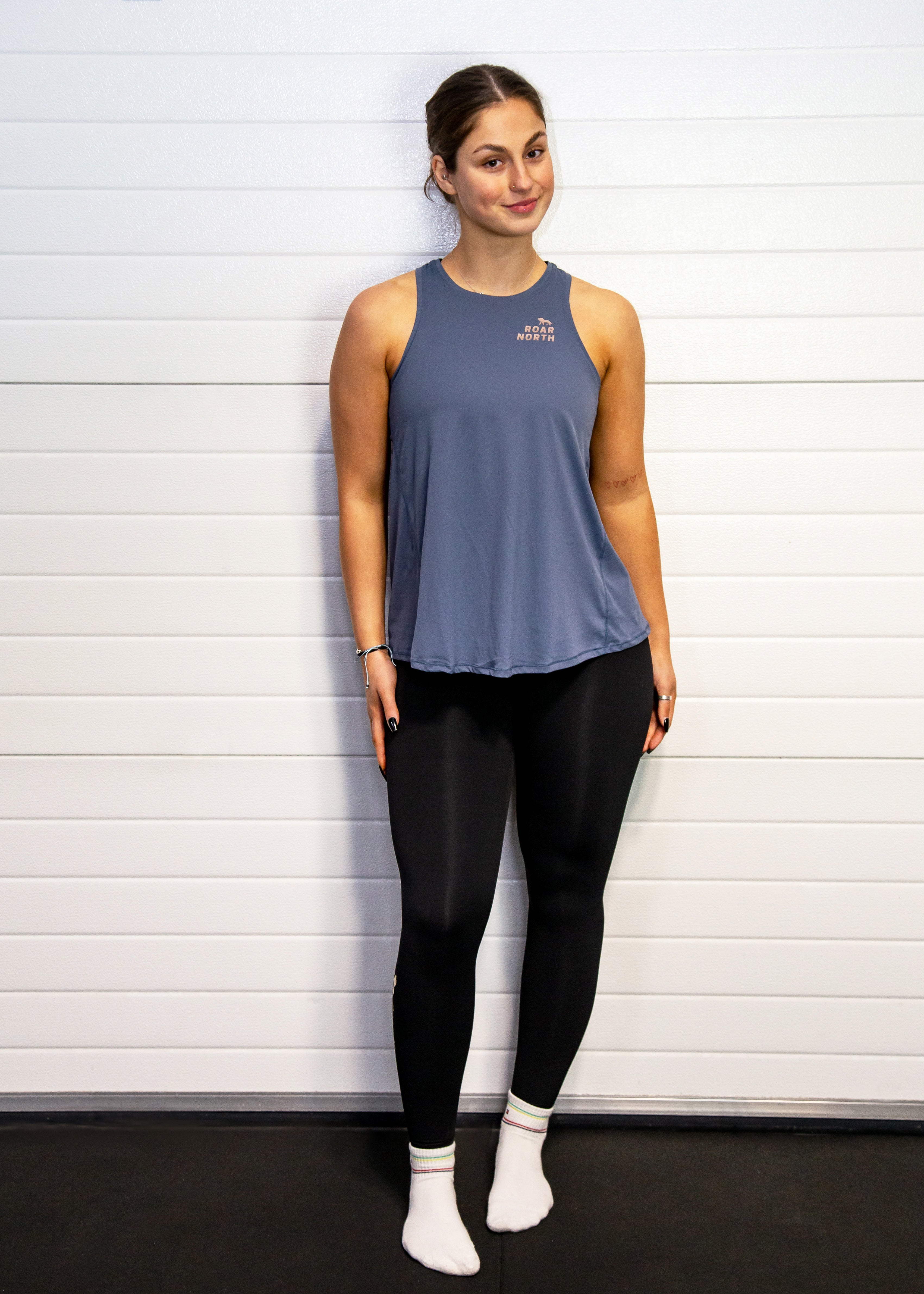 Steel tie back vest