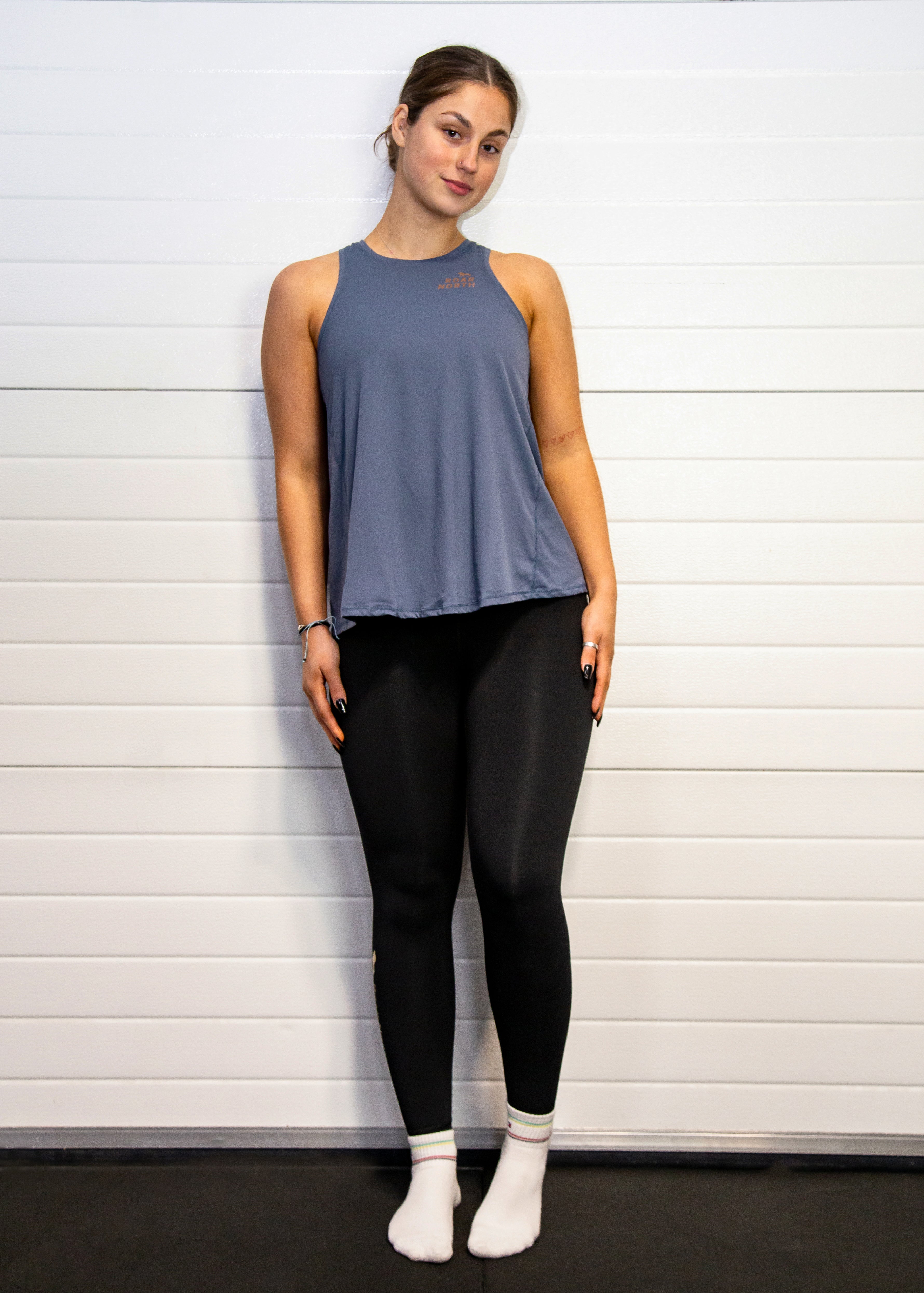Steel tie back vest